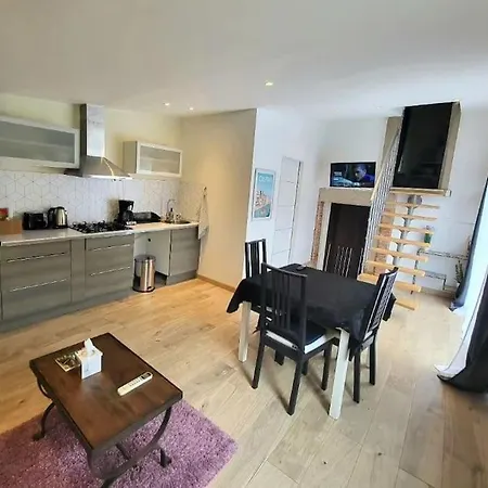 Maisonnette Independante 48m2 , Parking Prive Hébergement de vacances